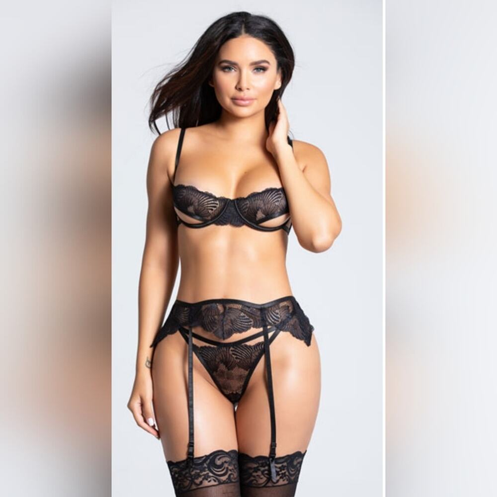 Yandy Whimsical Seashell 3-Piece Black Bra Panty Garter Lingerie Set Size L / XL